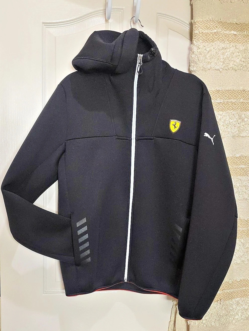 Puma Scuderia Ferrari Black Performance Jacket Hooded Size Medium Scuba Unisex